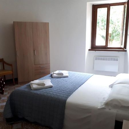 B&B Appartamenti Chez Patty Castel San Pietro 外观 照片